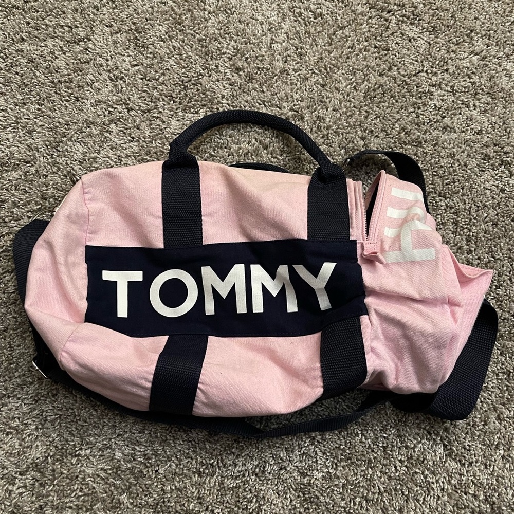 Tommy Hilfiger baby pink small duffle bag